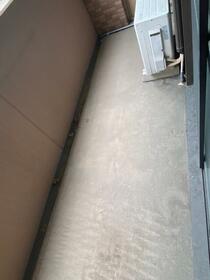 13/23 バルコニー