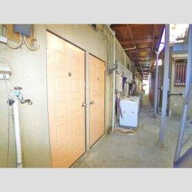 16/16 エントランス