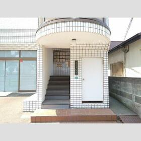 5/5 エントランス