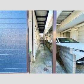 16/16 エントランス