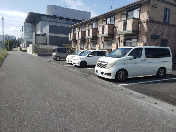 20/27 駐車場