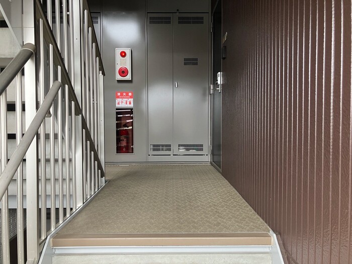 2/3 エントランス