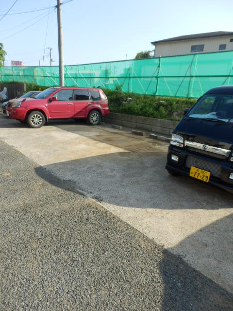 22/30 駐車場
