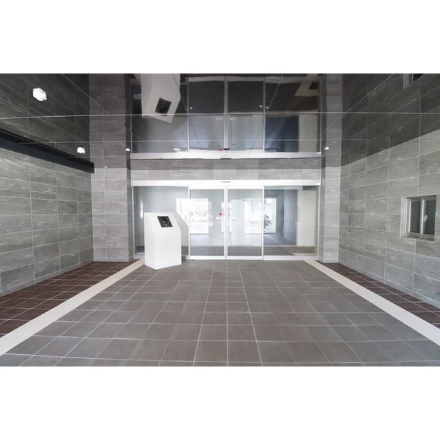 21/30 エントランス