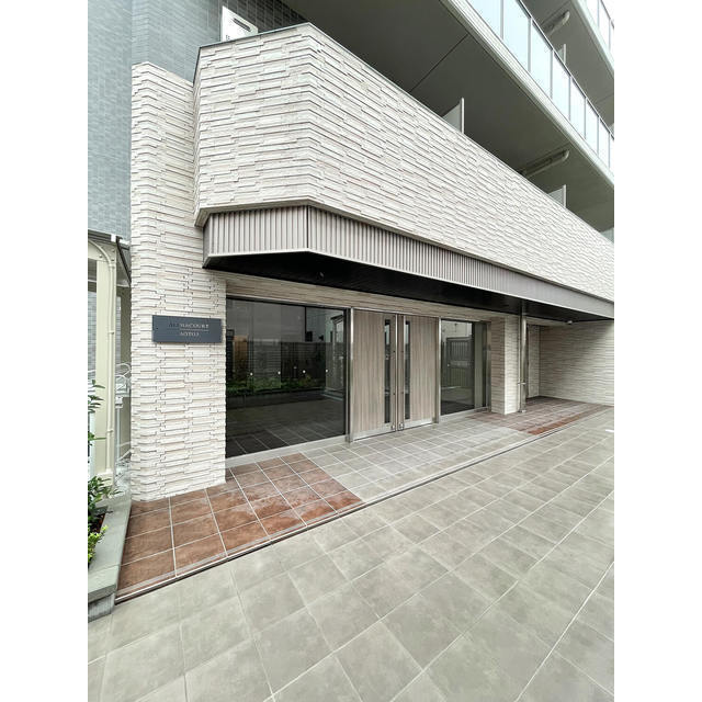 16/17 エントランス