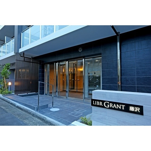 16/21 エントランス