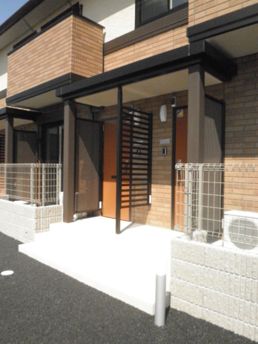 16/18 エントランス