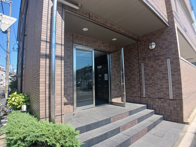 14/16 エントランス