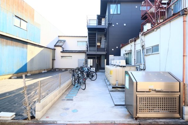 24/26 エントランス