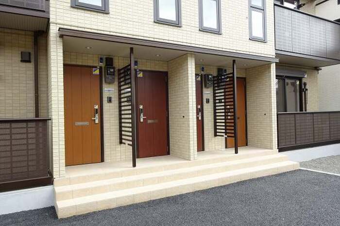 18/20 エントランス