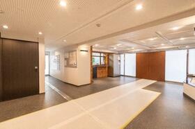 16/16 エントランス