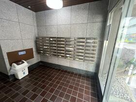 16/16 エントランス