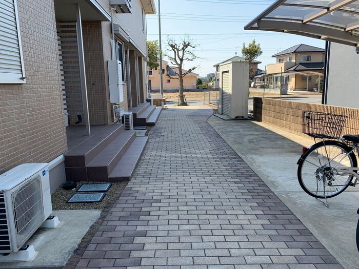 16/17 エントランス