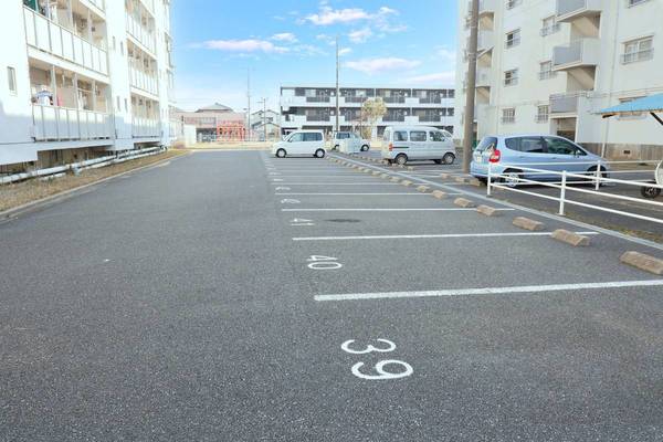 3/3 駐車場