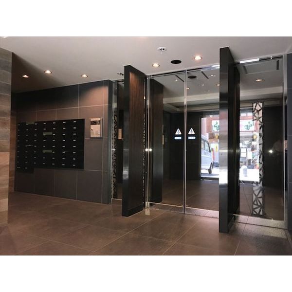 5/5 エントランス