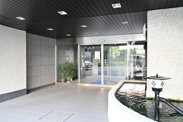 2/5 エントランス