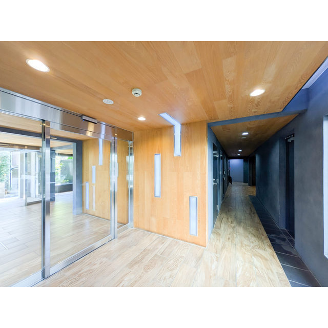 27/30 エントランス