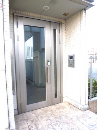 16/26 エントランス