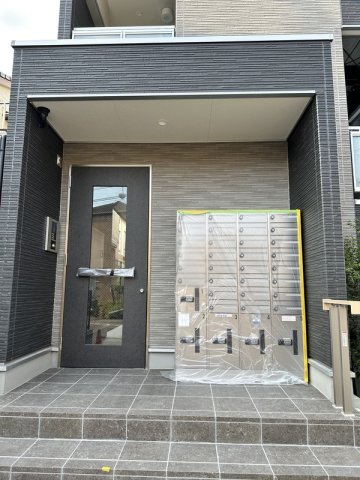 23/24 エントランス