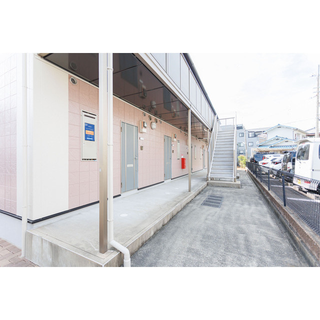 13/15 エントランス