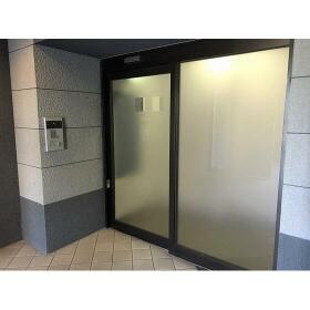 16/16 エントランス