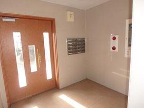 16/16 エントランス