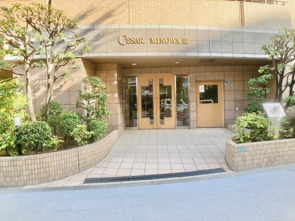 28/29 エントランス