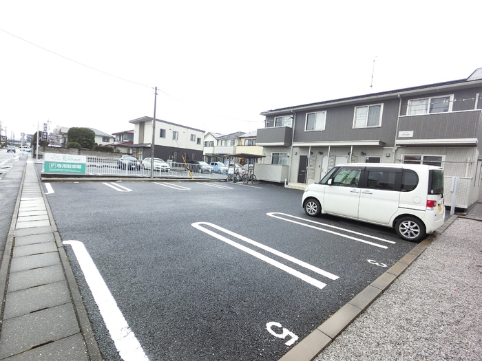 8/8 駐車場