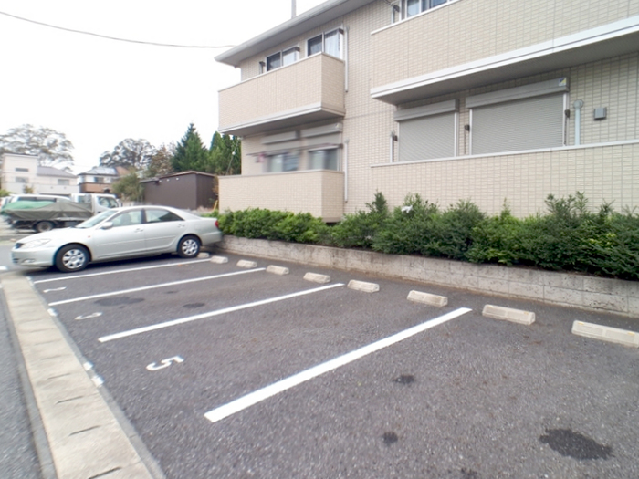 18/18 駐車場