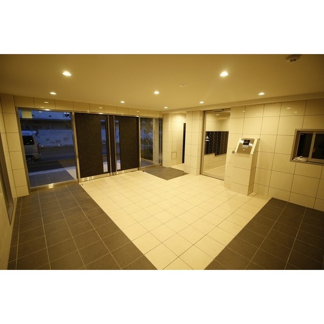 14/18 エントランス