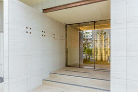 14/15 エントランス