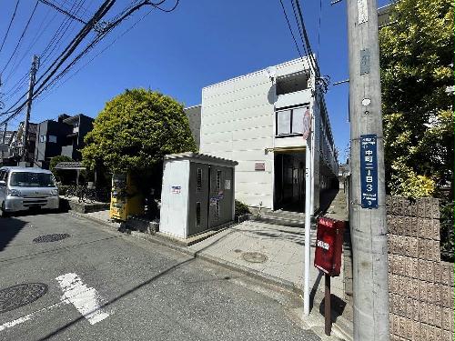 13/14 エントランス