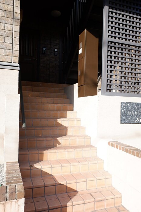 19/20 エントランス