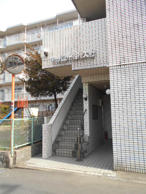 22/30 エントランス