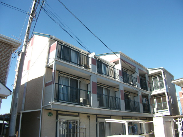 22/28 エントランス