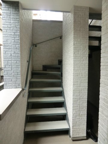 14/19 エントランス