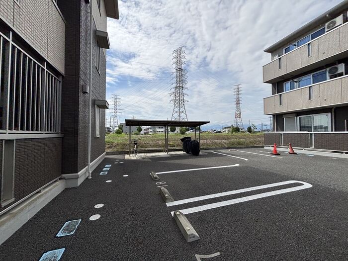 19/23 駐車場