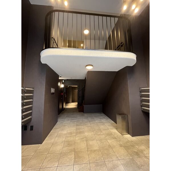 13/18 エントランス