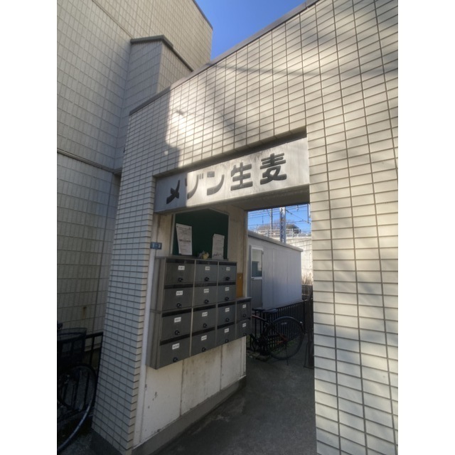 2/2 エントランス