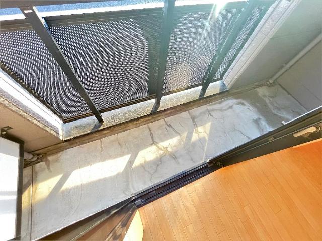 18/27 バルコニー