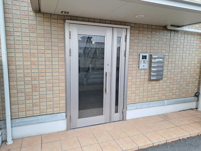 18/22 エントランス