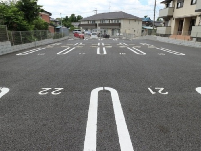 16/17 駐車場
