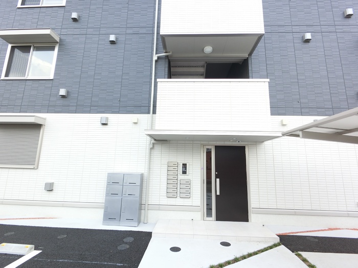 19/23 エントランス