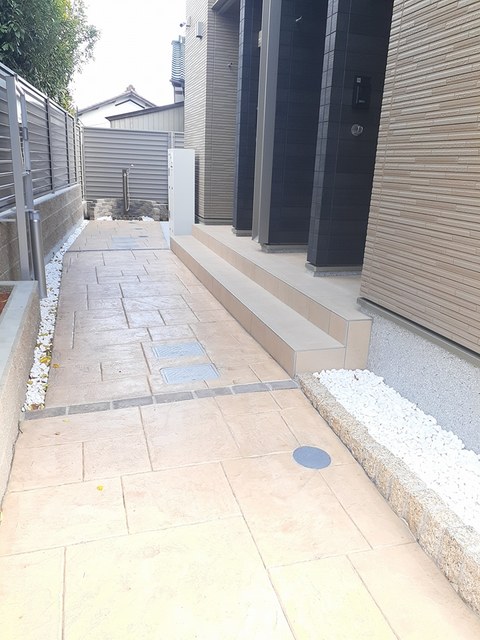 14/20 エントランス