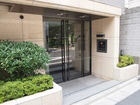 16/16 エントランス