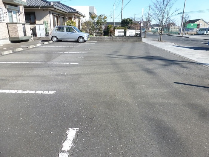 2/2 駐車場
