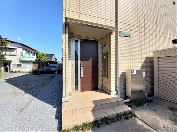 18/19 エントランス