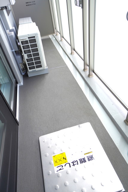 13/19 バルコニー