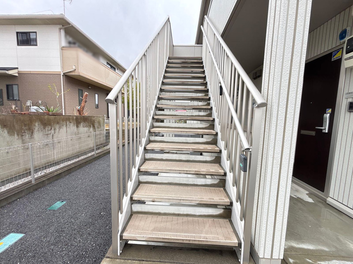 19/23 エントランス