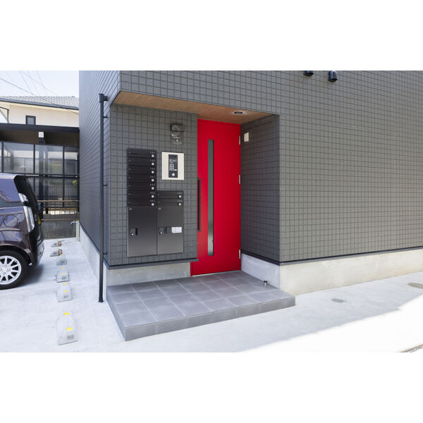 13/13 エントランス